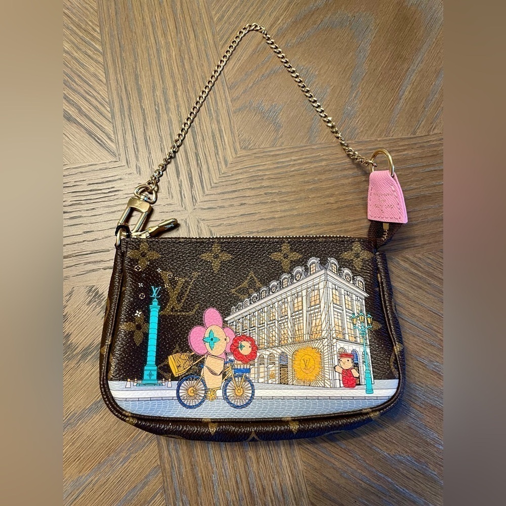 Authentic Louis Vuitton Mini Pochette Accessoires Christmas Vivienne Vendome - Picture 10 of 16